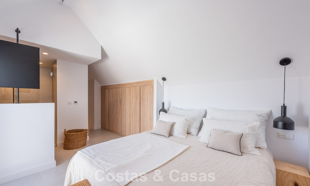 Renovated duplex penthouse for sale within walking distance to all amenities and Puerto Banus in Nueva Andalucia, Marbella 777390