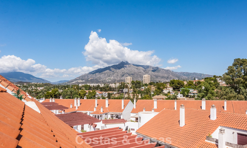 Renovated duplex penthouse for sale within walking distance to all amenities and Puerto Banus in Nueva Andalucia, Marbella 777393