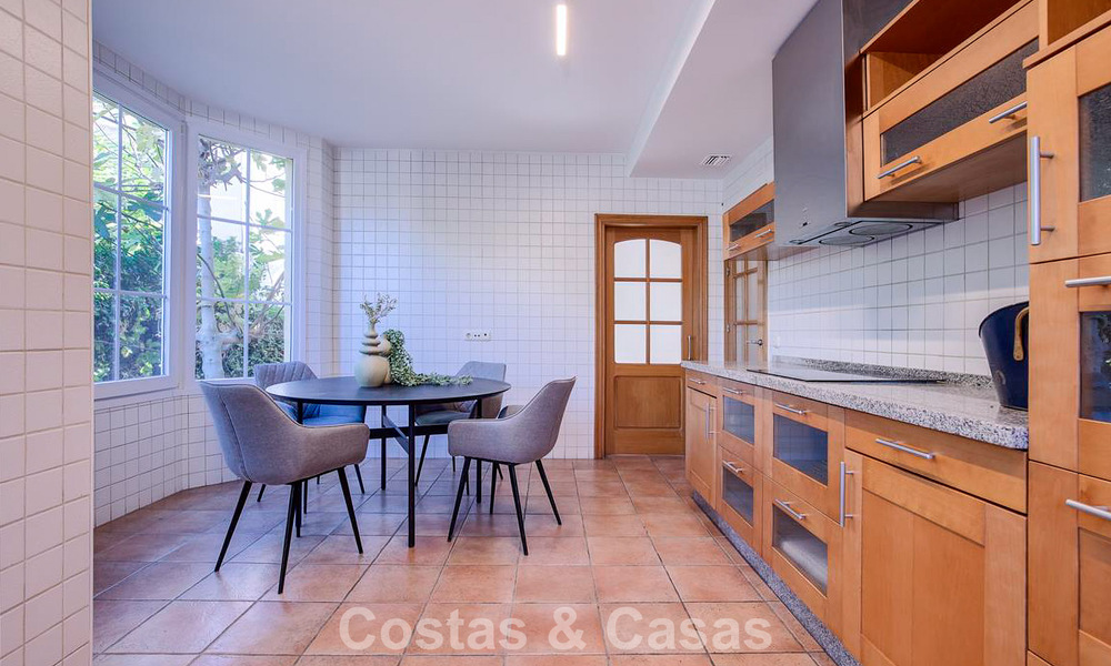 Mediterranean villa for sale walking distance to the beach and amenities in Guadalmina Baja - San Pedro, Marbella 777482