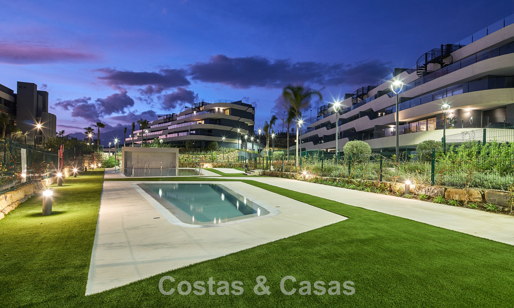 Brand new and move-in ready penthouse with sea views for sale on the New Golden Mile between Marbella and Estepona 777582