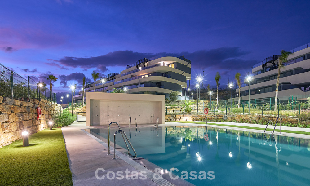 Brand new and move-in ready penthouse with sea views for sale on the New Golden Mile between Marbella and Estepona 777585