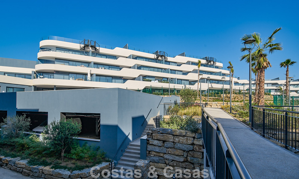 Brand new and move-in ready penthouse with sea views for sale on the New Golden Mile between Marbella and Estepona 777597