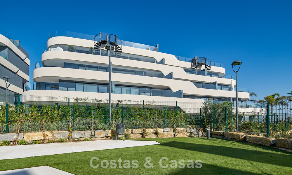 Brand new and move-in ready penthouse with sea views for sale on the New Golden Mile between Marbella and Estepona 777605
