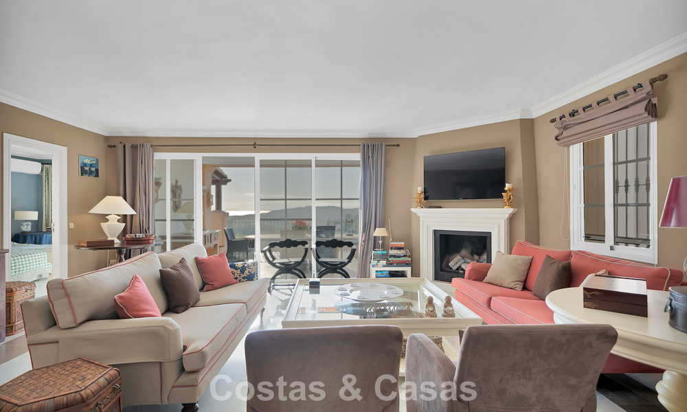 Spacious apartment with panoramic views for sale in Marbella - Benahavis 777640