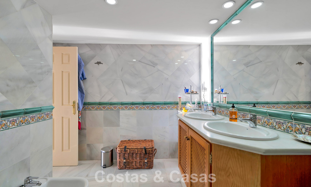 Spacious apartment with panoramic views for sale in Marbella - Benahavis 777662