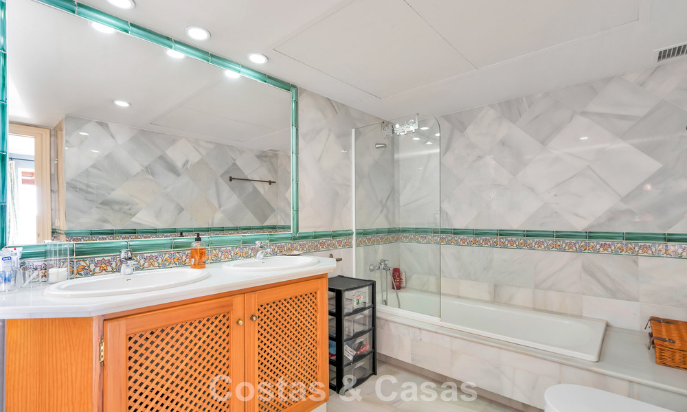 Spacious apartment with panoramic views for sale in Marbella - Benahavis 777667