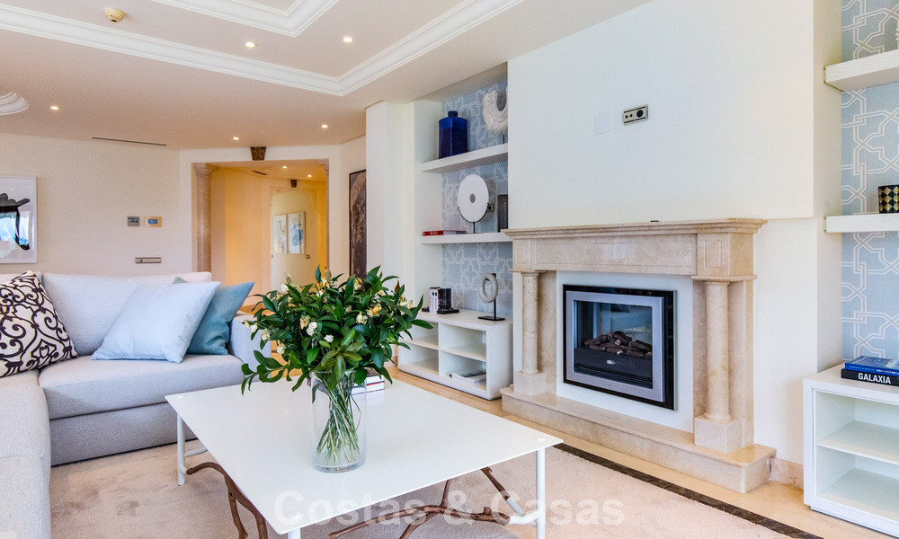 High-end apartment for sale in a gated complex in Nueva Andalucia, Marbella 777680