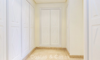 High-end apartment for sale in a gated complex in Nueva Andalucia, Marbella 777689 