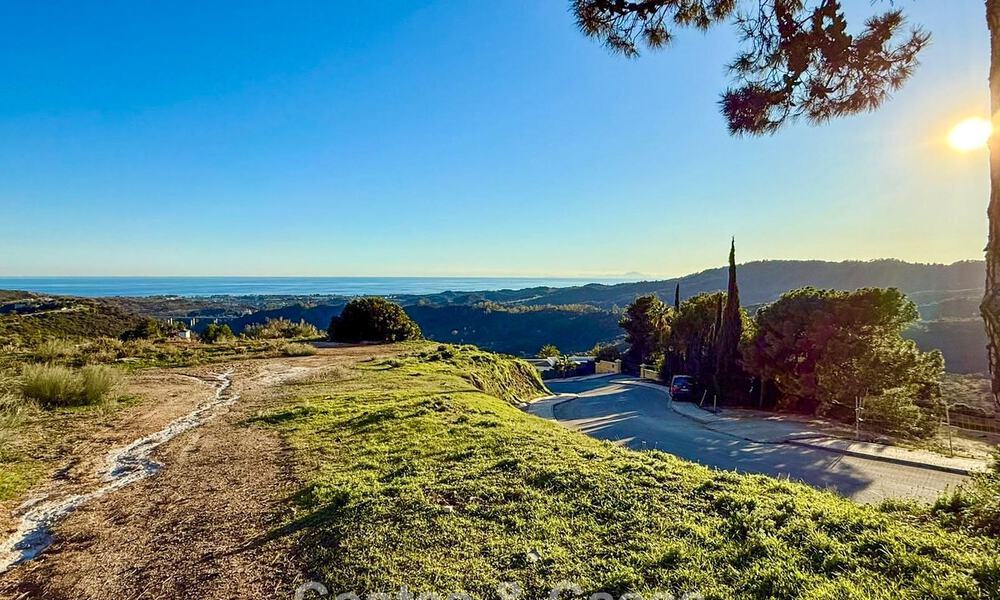 Building plot with spectacular sea views for sale in a secluded urbanization in the hills of Benahavis - Marbella 777823