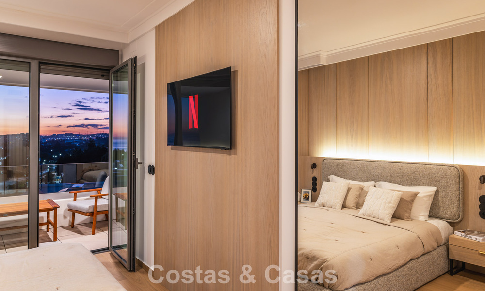 Modernist design townhouse with sea views for sale in a prestigious resort in Mijas Costa, Costa del Sol 777834