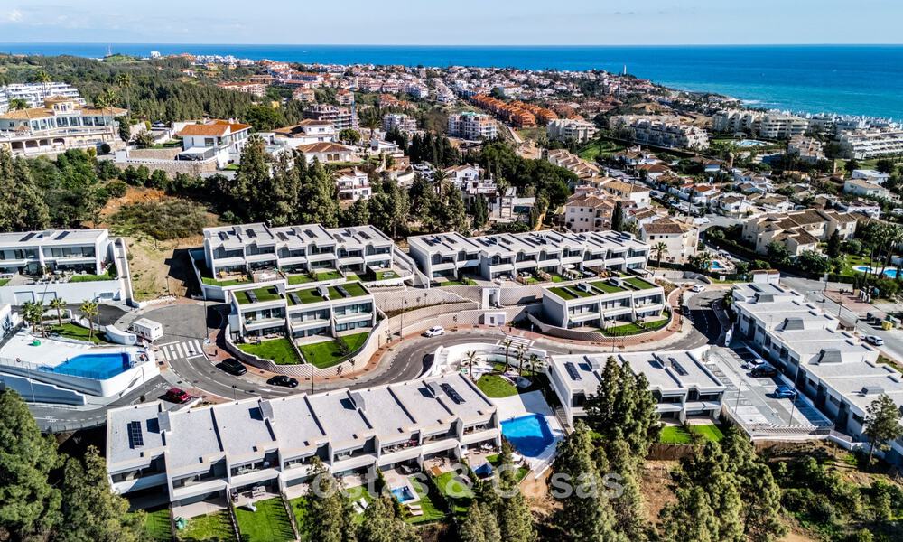 Modernist design townhouse with sea views for sale in a prestigious resort in Mijas Costa, Costa del Sol 777836