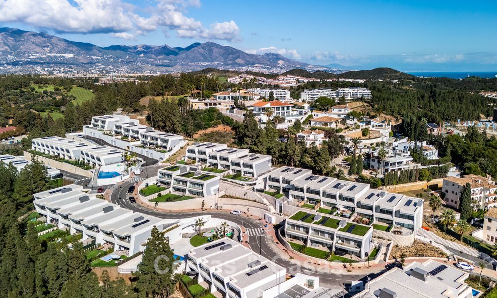 Modernist design townhouse with sea views for sale in a prestigious resort in Mijas Costa, Costa del Sol 777839