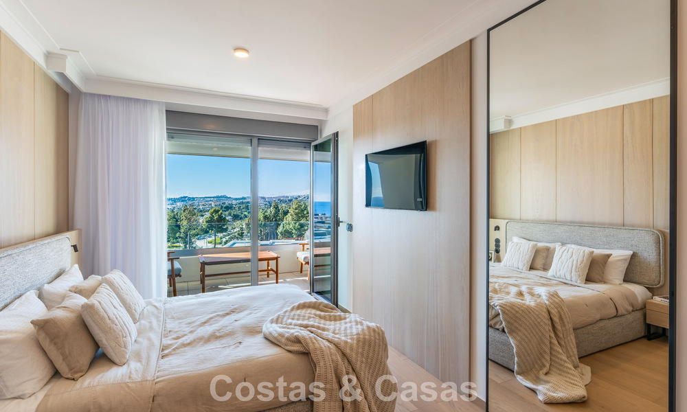 Modernist design townhouse with sea views for sale in a prestigious resort in Mijas Costa, Costa del Sol 777841