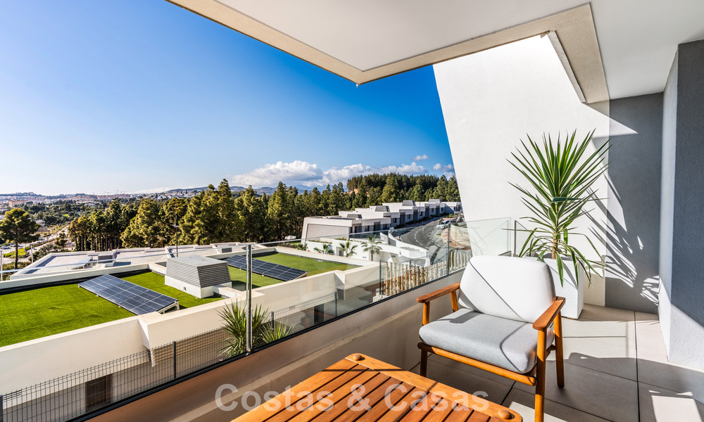Modernist design townhouse with sea views for sale in a prestigious resort in Mijas Costa, Costa del Sol 777847