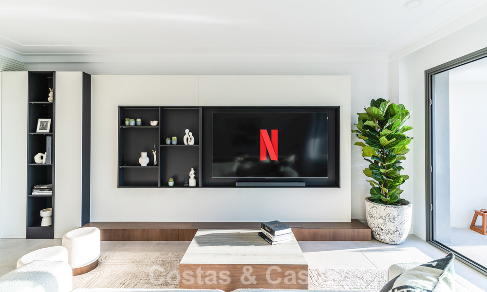 Modernist design townhouse with sea views for sale in a prestigious resort in Mijas Costa, Costa del Sol 777857