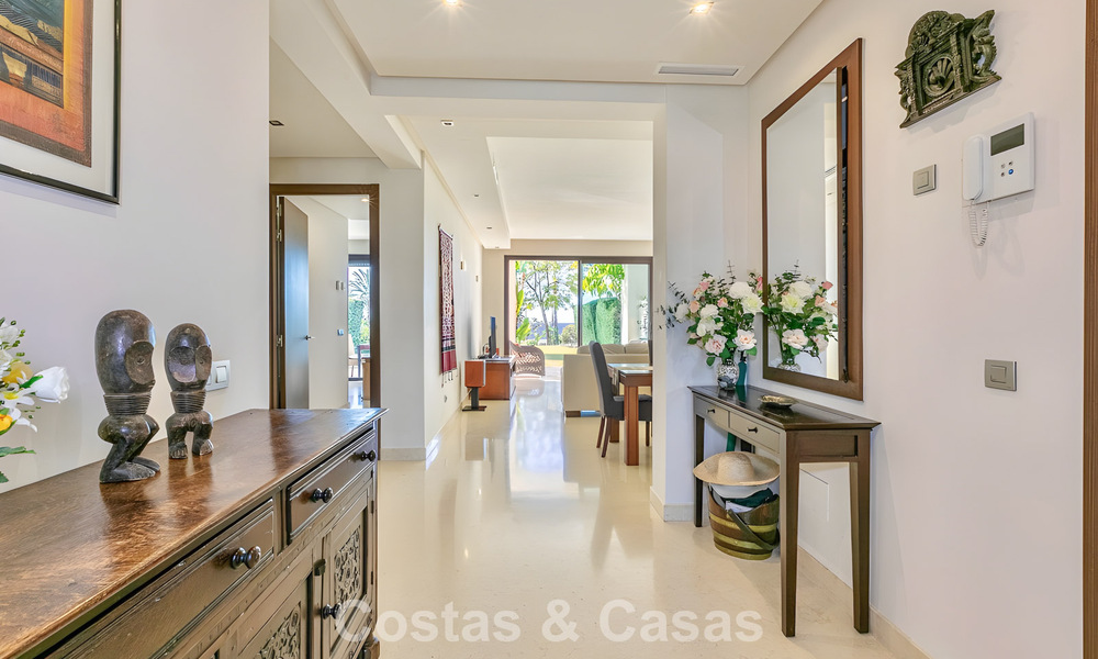 Spacious, move-in ready apartment for sale with large garden and sea views in a gated community in Benahavis - Marbella 777931