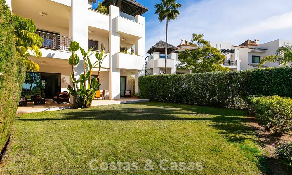 Spacious, move-in ready apartment for sale with large garden and sea views in a gated community in Benahavis - Marbella 777953