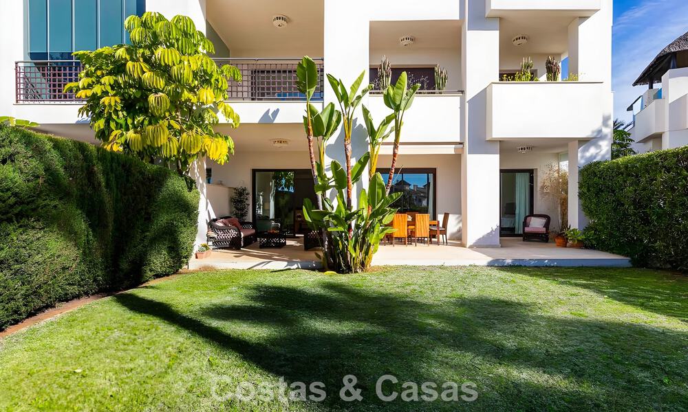 Spacious, move-in ready apartment for sale with large garden and sea views in a gated community in Benahavis - Marbella 777954