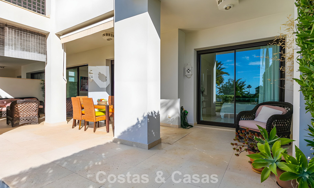 Spacious, move-in ready apartment for sale with large garden and sea views in a gated community in Benahavis - Marbella 777962
