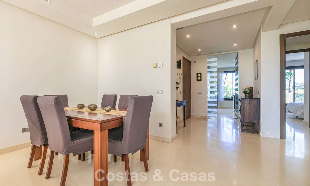 Spacious, move-in ready apartment for sale with large garden and sea views in a gated community in Benahavis - Marbella 777965