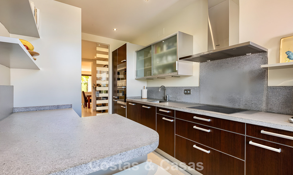 Spacious, move-in ready apartment for sale with large garden and sea views in a gated community in Benahavis - Marbella 777968