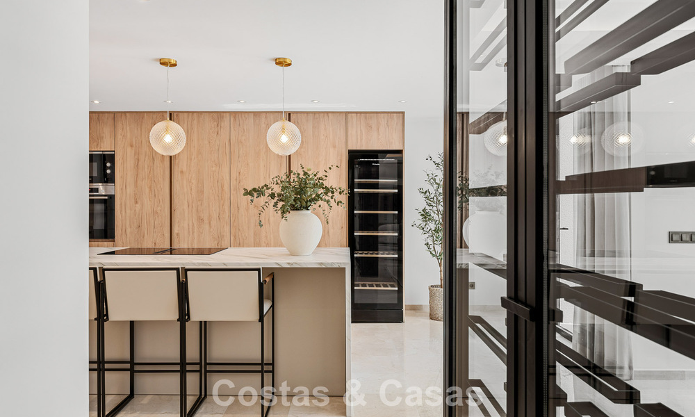 Prestigious renovated luxury villa in traditional style for sale in a quiet residential area of Nueva Andalucia, Marbella 778146