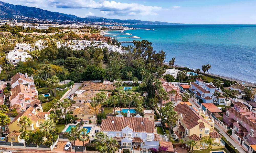 Charming semi-detached villa for sale just metres from the beach near Puerto Banus, Marbella 777975