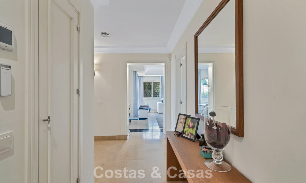 Charming semi-detached villa for sale just metres from the beach near Puerto Banus, Marbella 778004