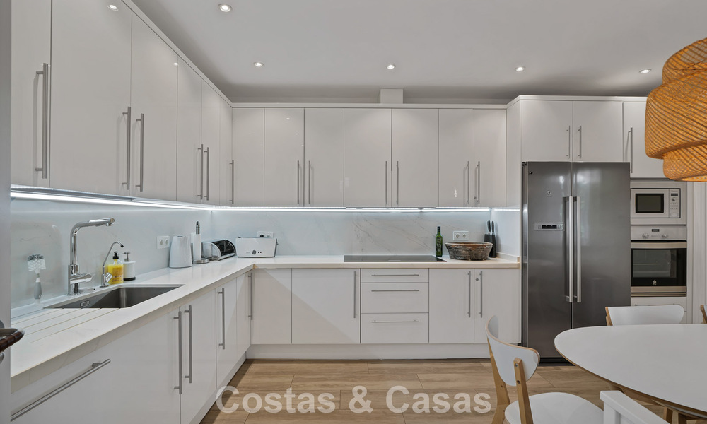 Charming semi-detached villa for sale just metres from the beach near Puerto Banus, Marbella 778005