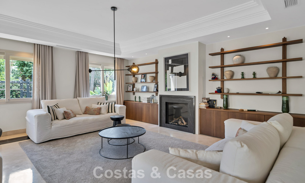 Charming semi-detached villa for sale just metres from the beach near Puerto Banus, Marbella 778010