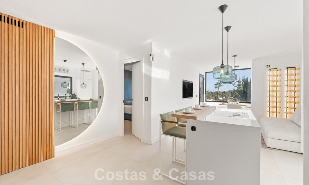Modern refurbished penthouse for sale in Nueva Andalucia's golf valley, Marbella 778041