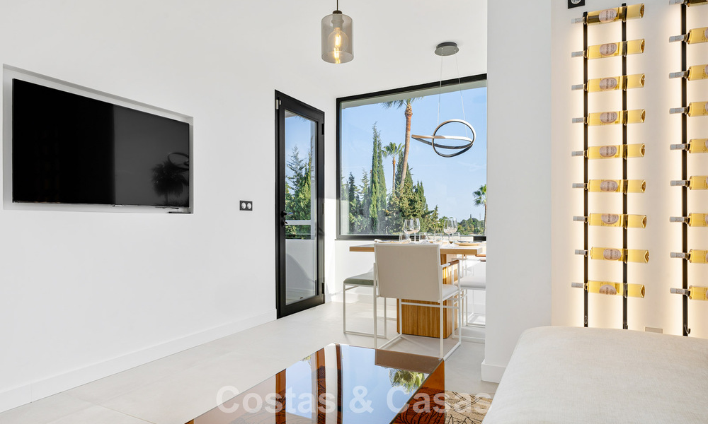 Modern refurbished penthouse for sale in Nueva Andalucia's golf valley, Marbella 778043
