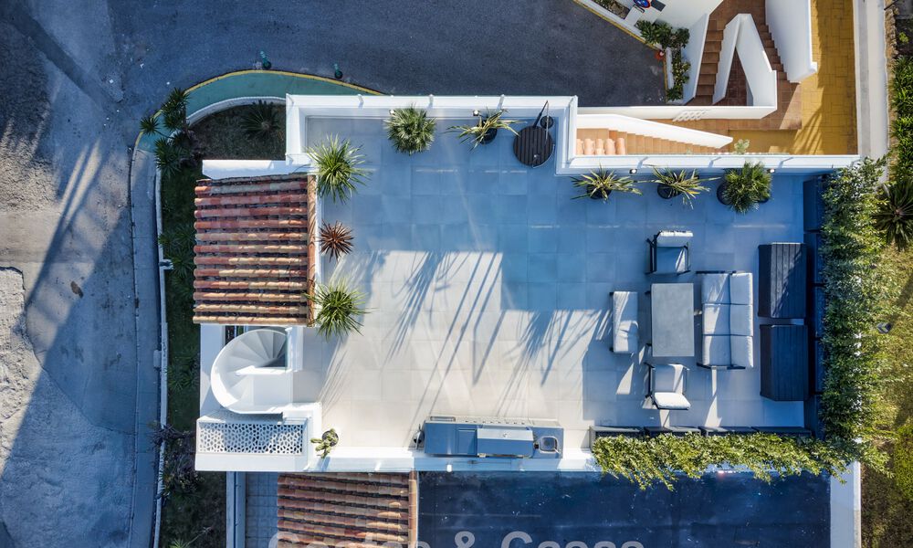 Modern refurbished penthouse for sale in Nueva Andalucia's golf valley, Marbella 778044