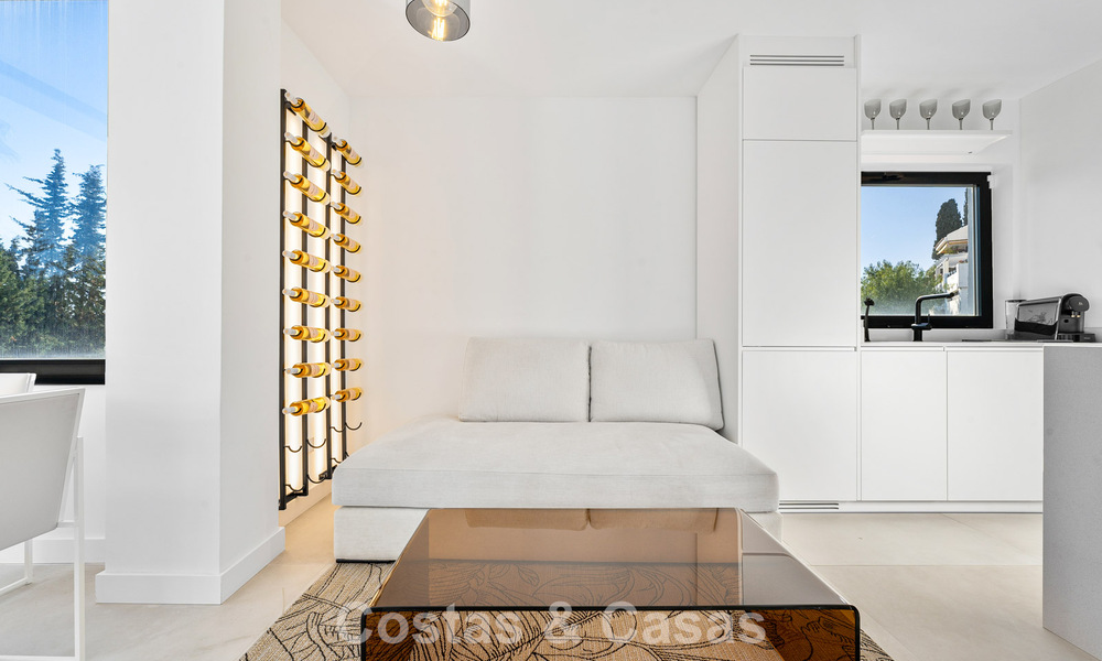 Modern refurbished penthouse for sale in Nueva Andalucia's golf valley, Marbella 778045