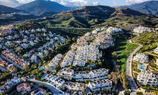 Modern refurbished penthouse for sale in Nueva Andalucia's golf valley, Marbella 778047 