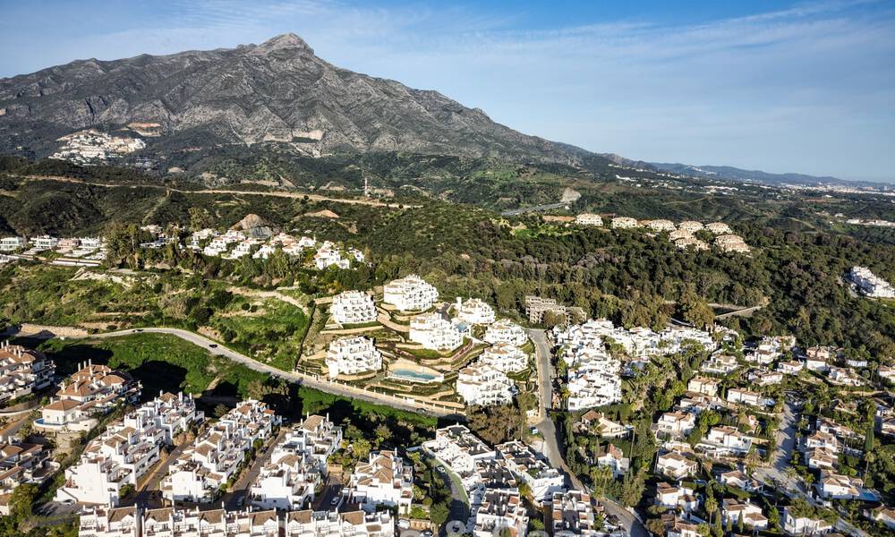 Modern refurbished penthouse for sale in Nueva Andalucia's golf valley, Marbella 778048