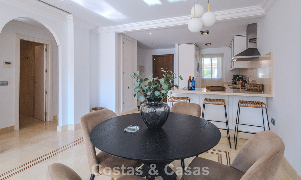 Stunning apartment with large terrace for sale in a luxury complex in Nueva Andalucia, Marbella 778109