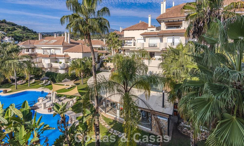 Stunning apartment with large terrace for sale in a luxury complex in Nueva Andalucia, Marbella 778111