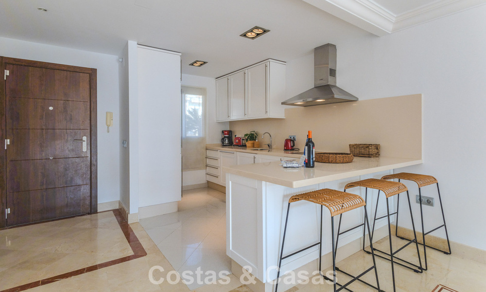 Stunning apartment with large terrace for sale in a luxury complex in Nueva Andalucia, Marbella 778114