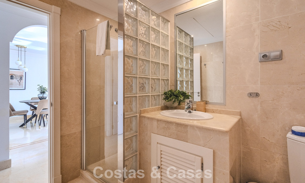 Stunning apartment with large terrace for sale in a luxury complex in Nueva Andalucia, Marbella 778119