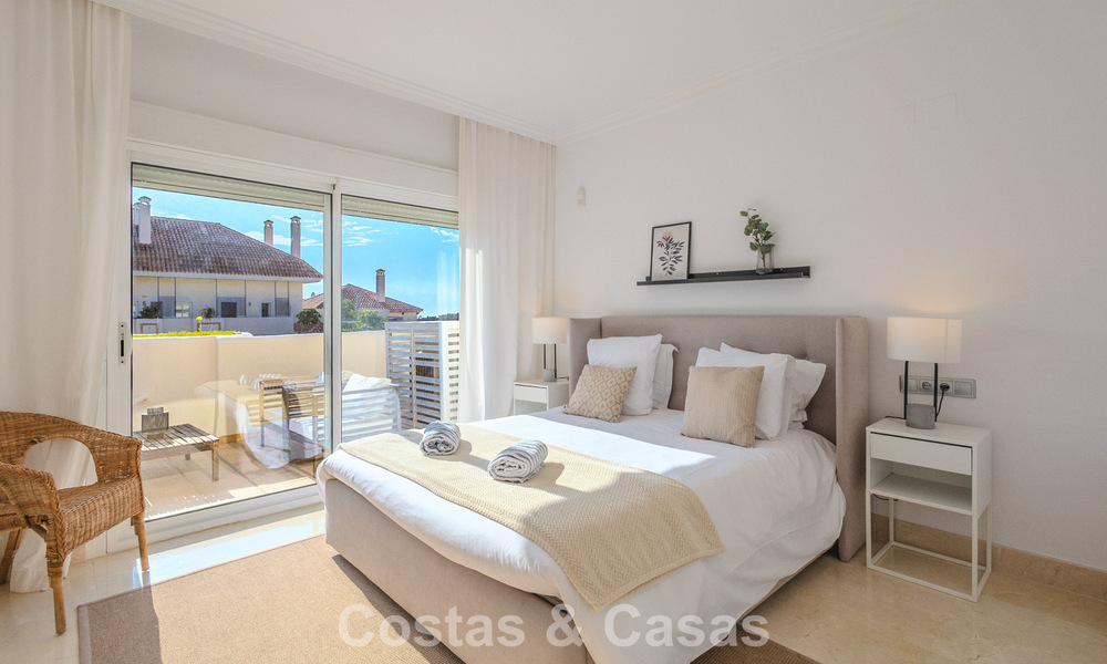 Stunning apartment with large terrace for sale in a luxury complex in Nueva Andalucia, Marbella 778121