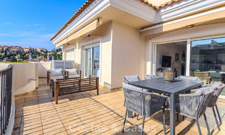 Stunning apartment with large terrace for sale in a luxury complex in Nueva Andalucia, Marbella 778124