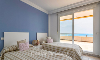 Penthouse with panoramic sea views for sale just a stone's throw from all amenities and the beach in Puerto Banus, Marbella 778102 