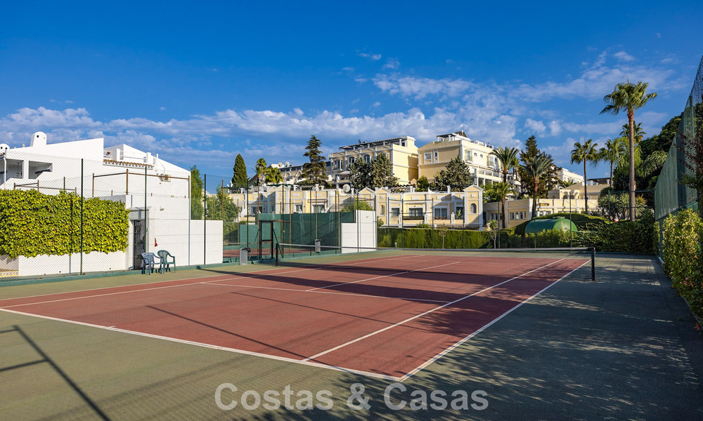 Renovated penthouse for sale in a popular golf urbanisation in Aloha, Nueva Andalucia, Marbella 778065