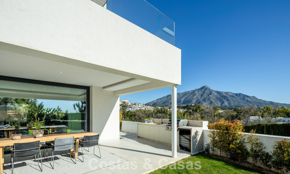 Modernist luxury villa with sea views for sale in a privileged residential area in Nueva Andalucia, Marbella 778293