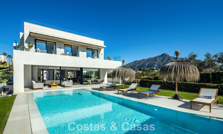 Modernist luxury villa with sea views for sale in a privileged residential area in Nueva Andalucia, Marbella 778296