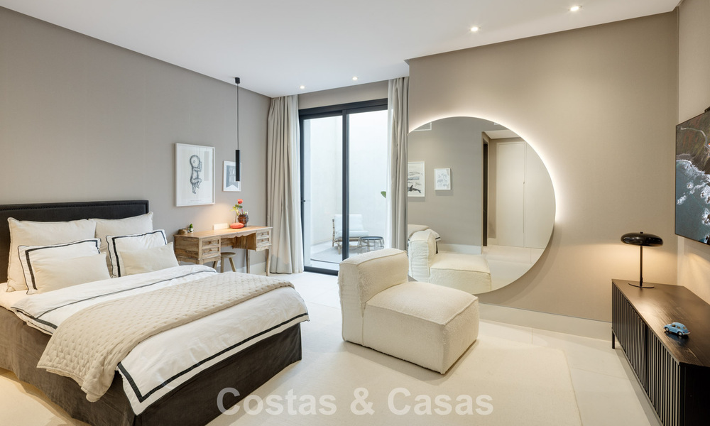 Modernist luxury villa with sea views for sale in a privileged residential area in Nueva Andalucia, Marbella 778298