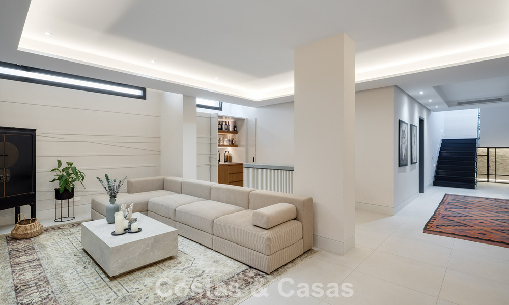 Modernist luxury villa with sea views for sale in a privileged residential area in Nueva Andalucia, Marbella 778302