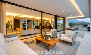 Modernist luxury villa with sea views for sale in a privileged residential area in Nueva Andalucia, Marbella 778311 