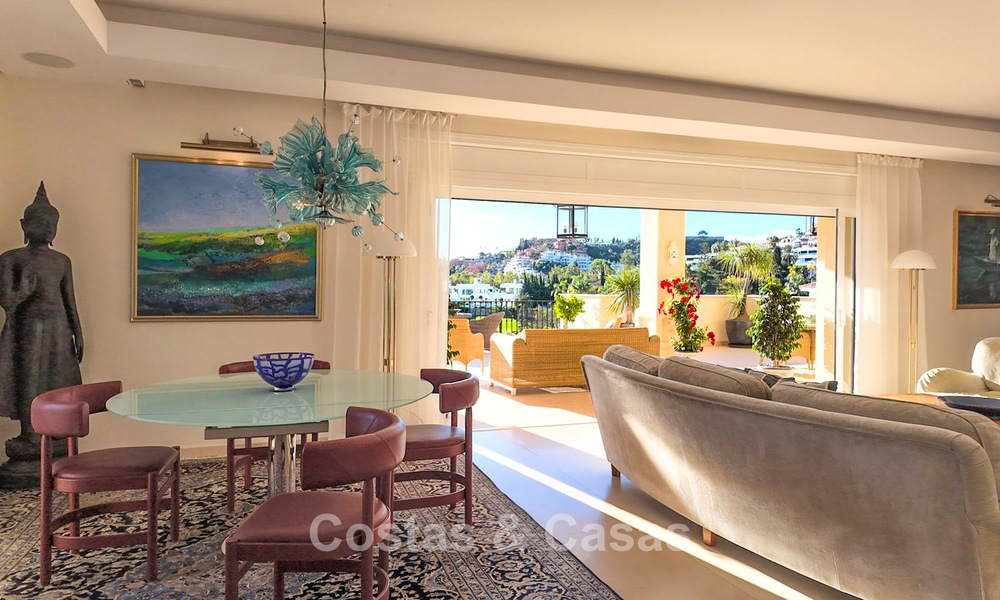 Spacious Mediterranean villa with green fairway views for sale in a privileged golf setting in Nueva Andalucia’s valley, Marbella 778202